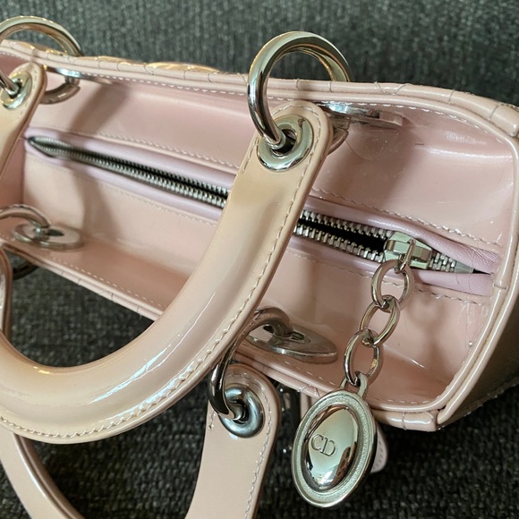 Lady Dior Bag Medium Pink - Picture 4 of 9